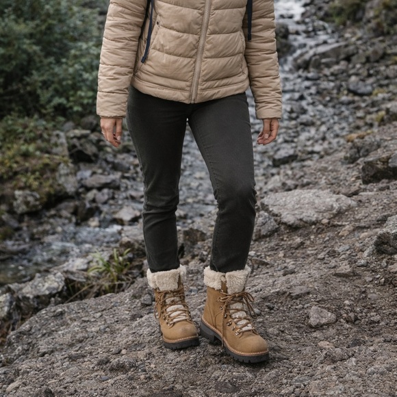 Tommy Hilfiger Tan Shearling-Lined Winter Boots - Picture 1 of 6